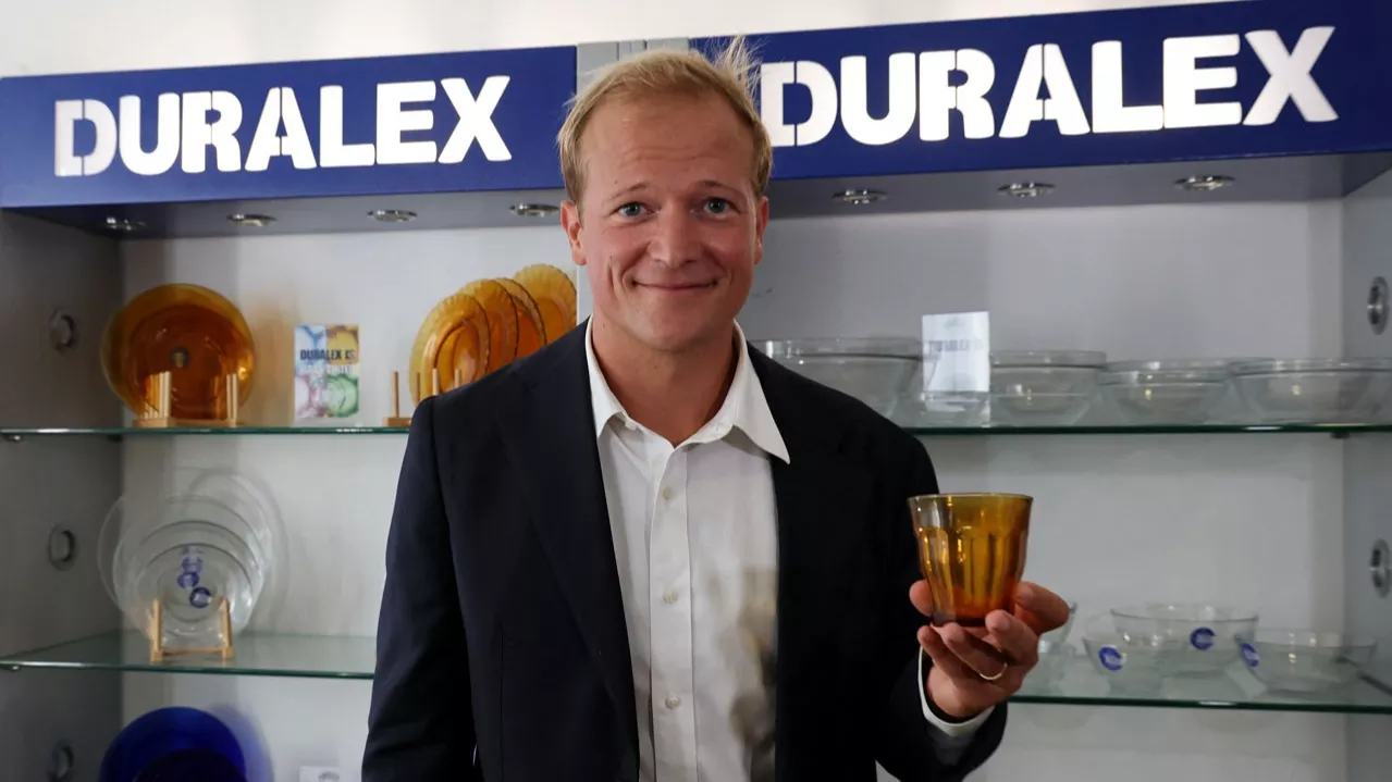 « Réussir à faire tourner l’usine avec moins de monde » : Cédric Meston, repreneur de Duralex, révèle son plan pour sauver durablement l’entreprise
