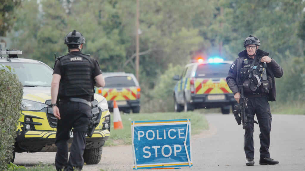 Royaume-Uni: cinq hommes soupçonnés de préparer un «acte terroriste» arrêtés près d'une base aérienne