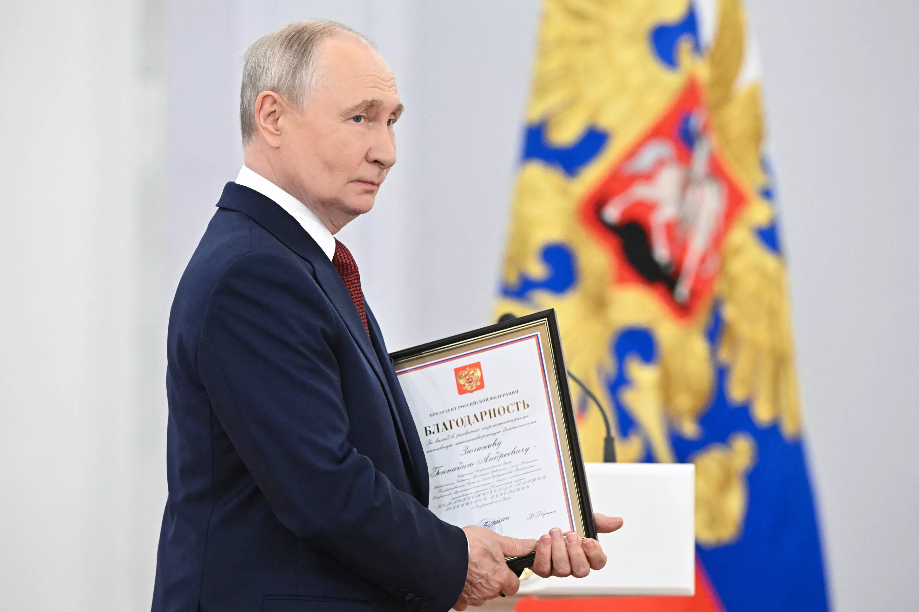 Russie : le parti de Vladimir Poutine décroche un nombre record de sièges à la Douma