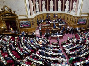 Sénatoriales 2026 : le RN va pouvoir former un groupe, un élu LFI, des surprises en région… les premiers enseignements du scrutin