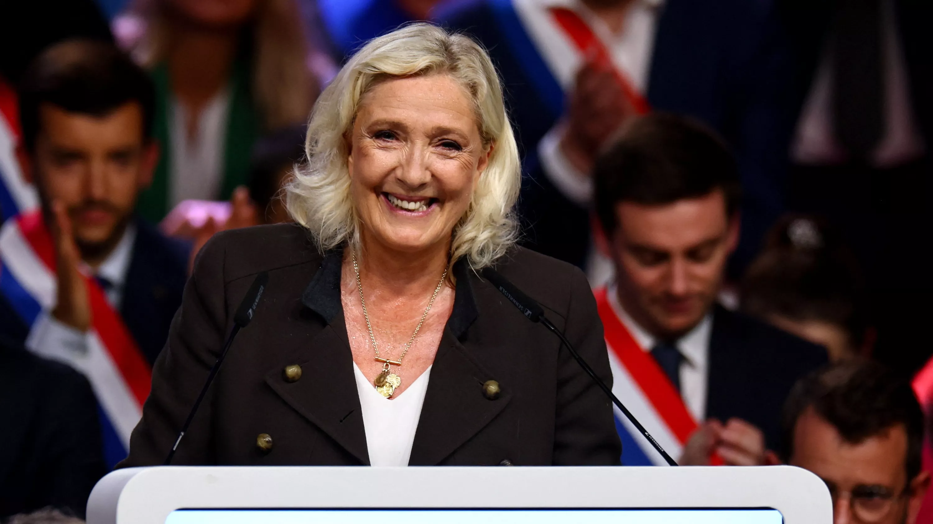 Stature présidentielle : toujours en tête, Marine Le Pen creuse l’écart avec Édouard Philippe