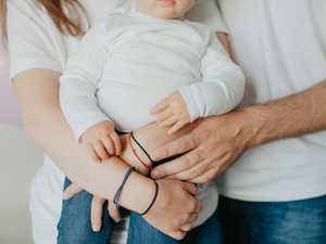 Statut marital, profession ou encore lieu de vie… Et si certains paramètres influençaient le choix de porter deux plutôt qu’un nom de famille ?