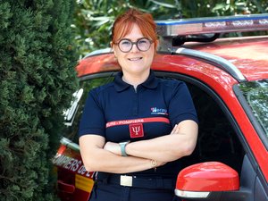 Stress, tristesse, fatigue… Coralie Coste, psychologue pionnière, au chevet de la santé mentale des pompiers face à l’impact des mégafeux