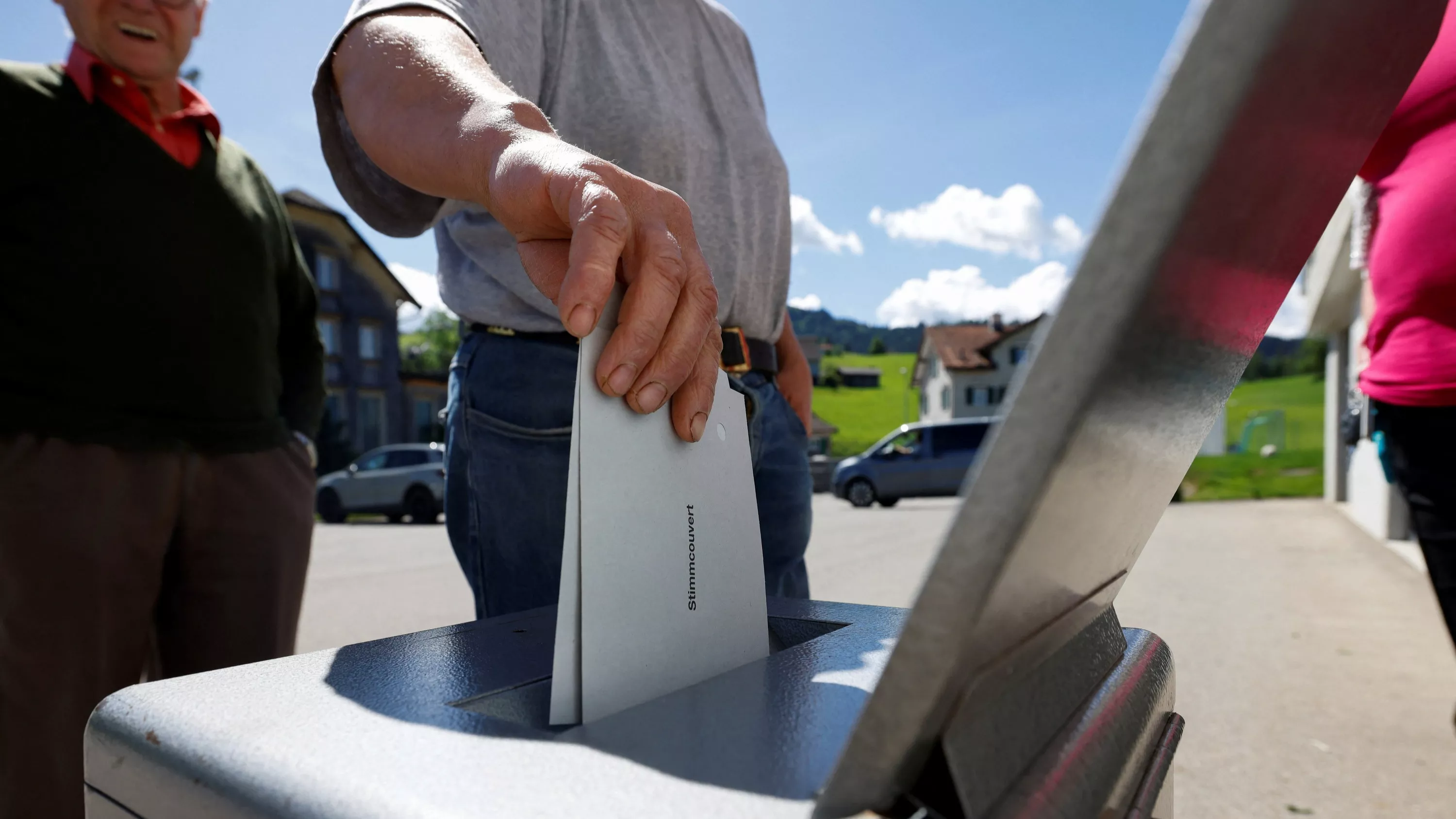 Suisse : l’initiative anti-immigration devrait être rejetée, selon les premières projections
