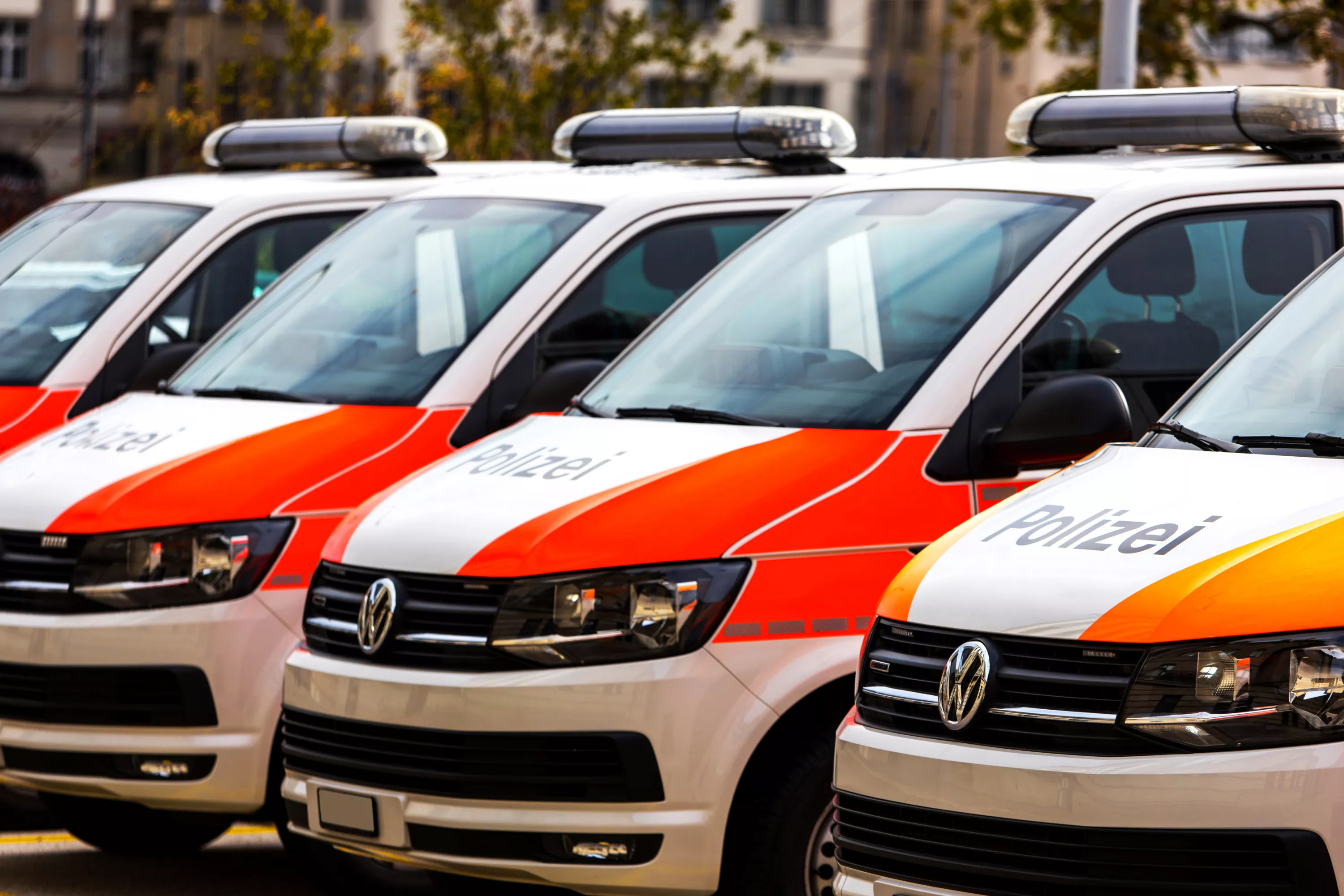 Suisse : au moins un mort et cinq blessés après des coups de feu lors d’une rave party, le suspect toujours recherché