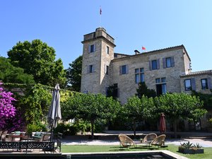 Suite à une