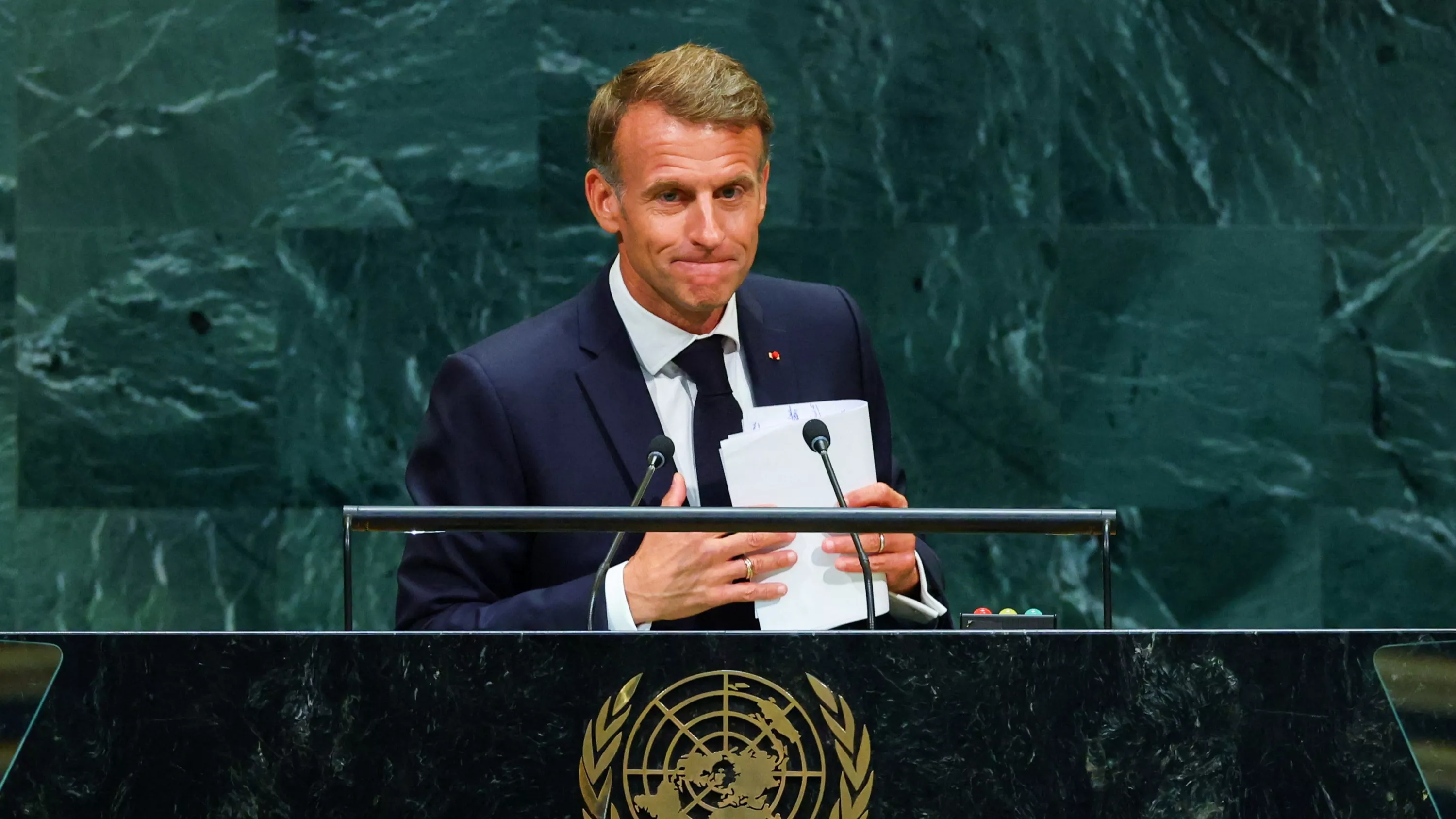 «Tartuffe», «mauvais comédien»… La gauche dénonce l’«hypocrisie» des propos d’Emmanuel Macron sur la Cisjordanie