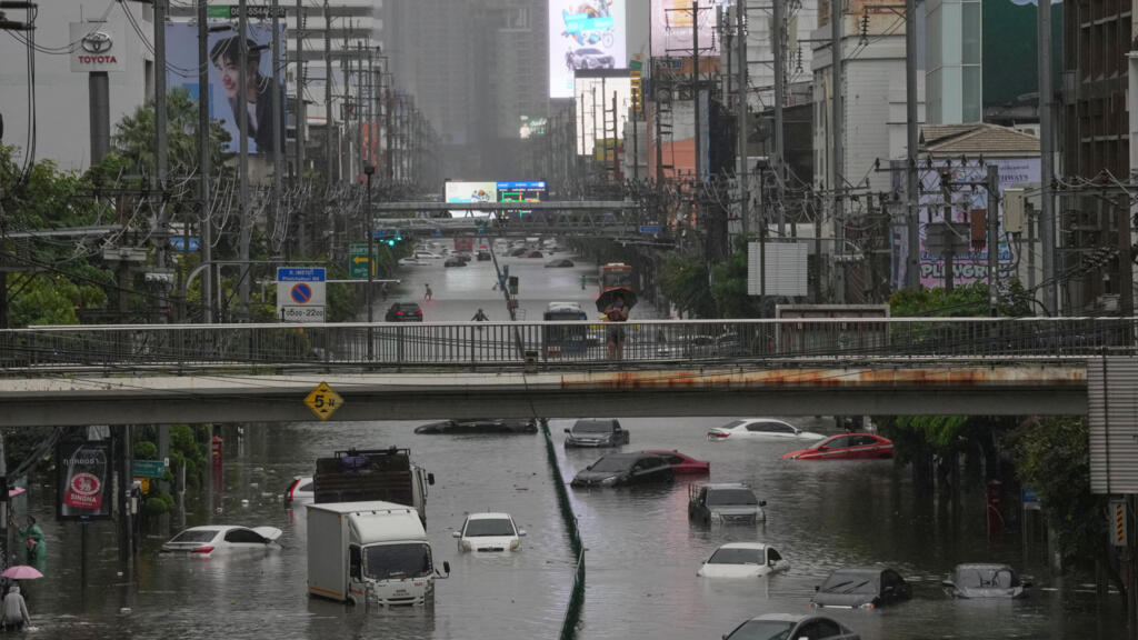 Thaïlande: des pluies exceptionnelles inondent Bangkok et 21 provinces du pays