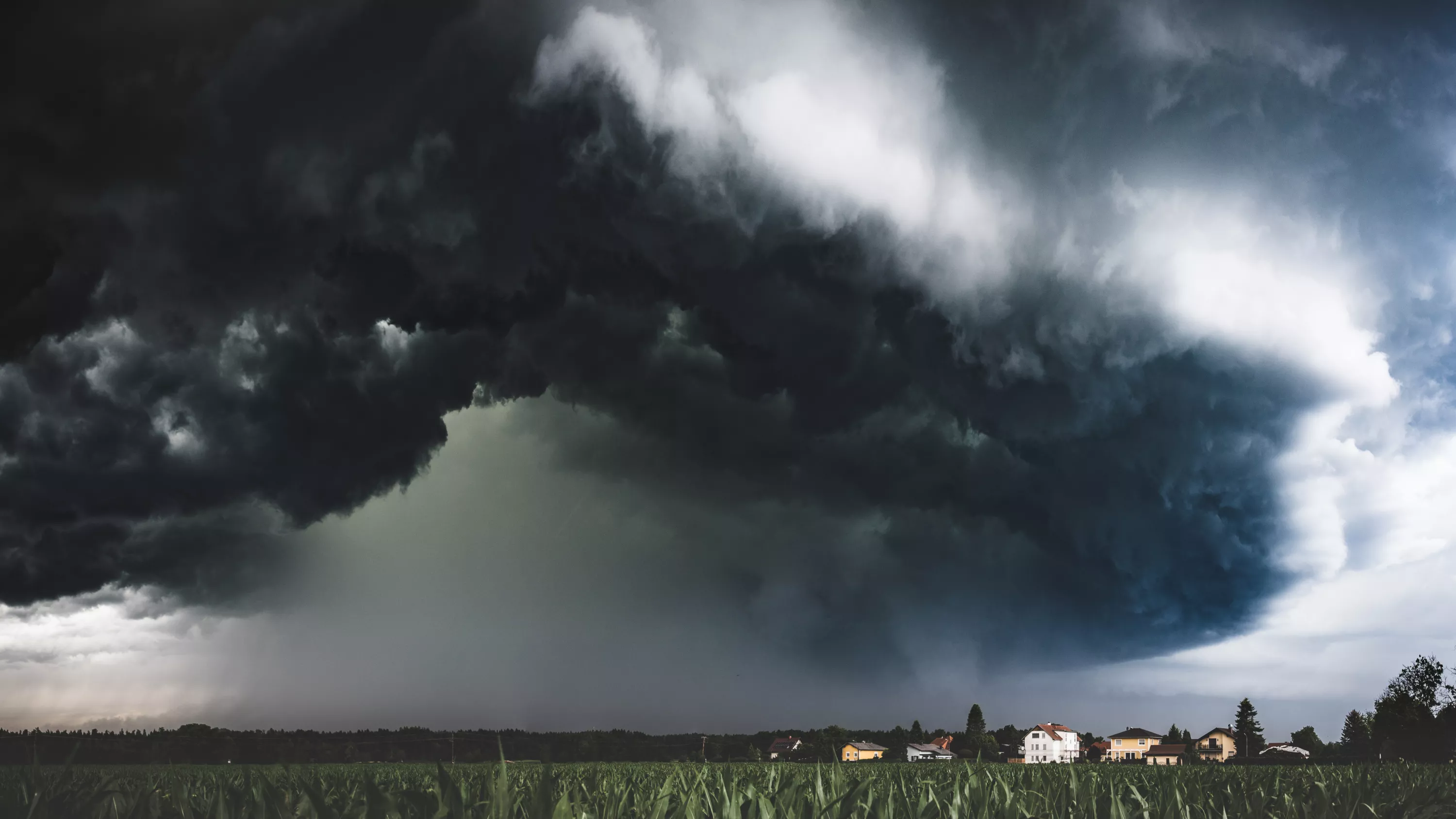 Trains, vols, routes... Les orages perturbent fortement tous les modes de transport dans le sud de la France
