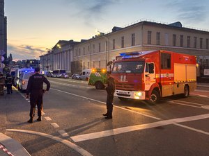Trois morts, une bombe artisanale, un haut commandant de Poutine visé… Ce que l’on sait de l’attentat survenu en plein Moscou