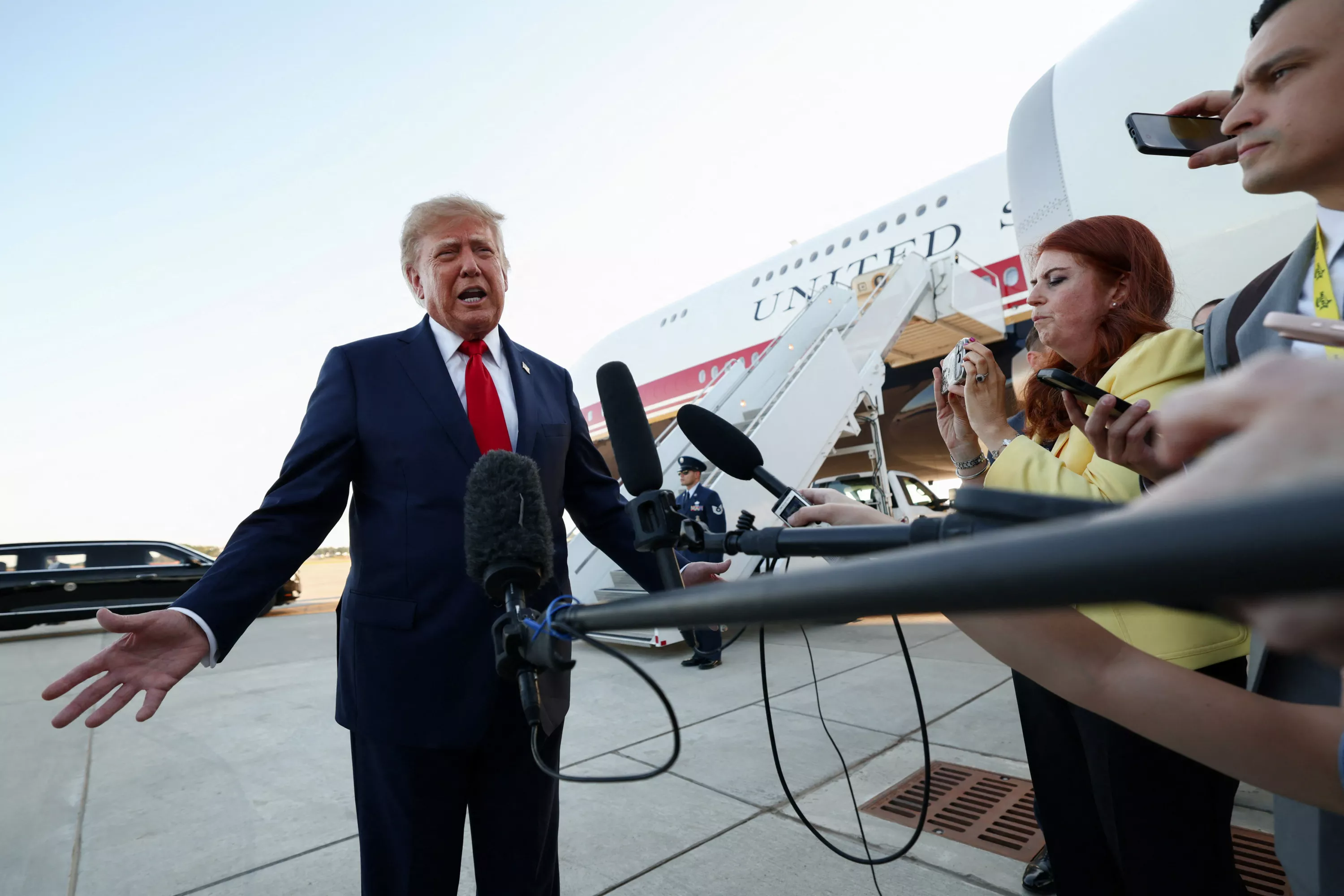 Trump menace d’arrêter les échanges commerciaux avec l’UE en raison de son projet «ridicule» d’association avec le Canada