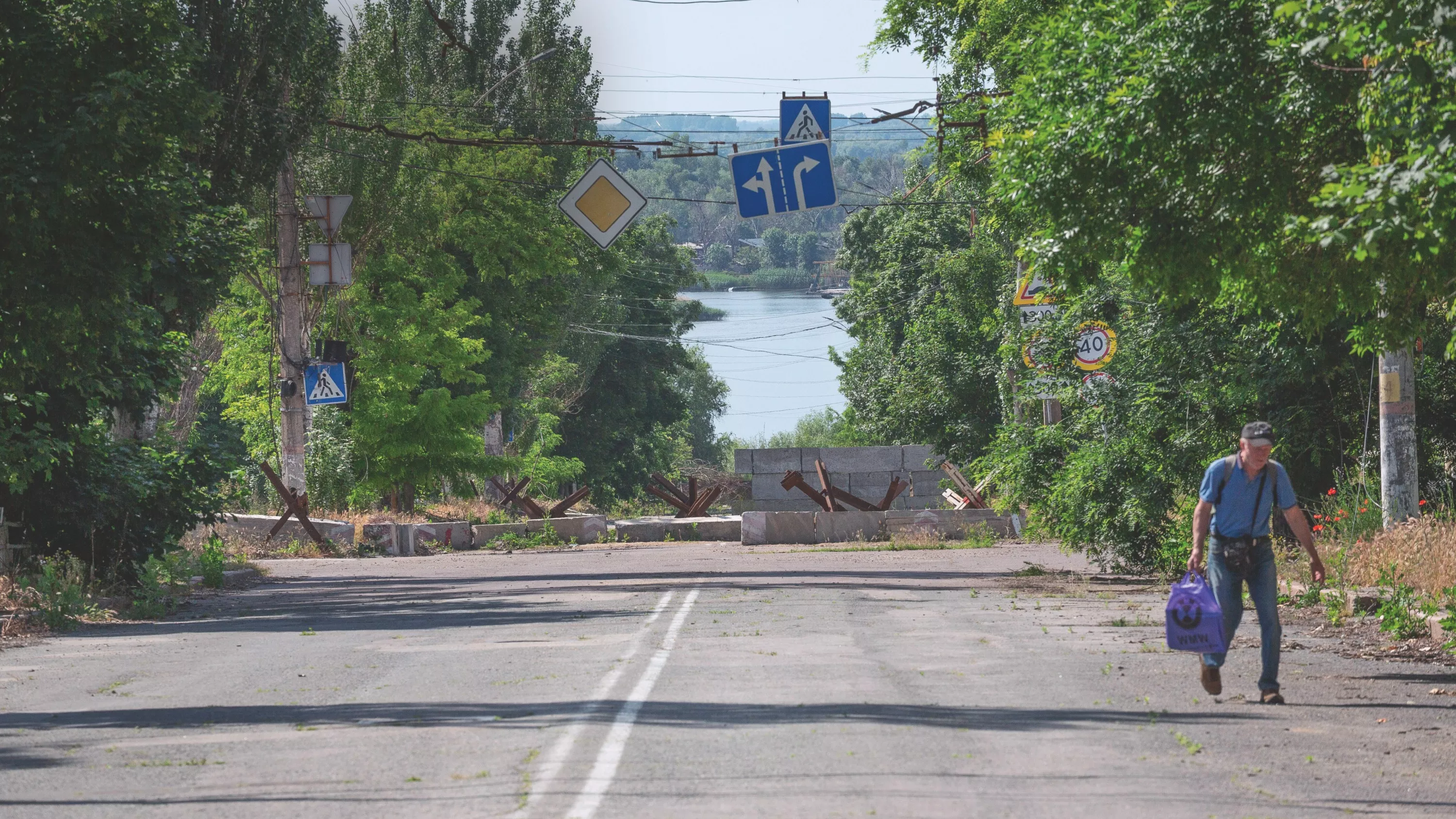 « Tu as vu la libération qu’il nous apporte, le monde russe ? » : reportage le long du Dniepr, fleuve vital des Ukrainiens transformé en piège mortel