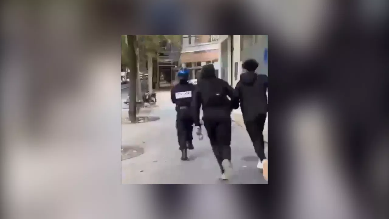 «Tuez-la !» : une policière agressée à Paris en marge des blocages lycéens