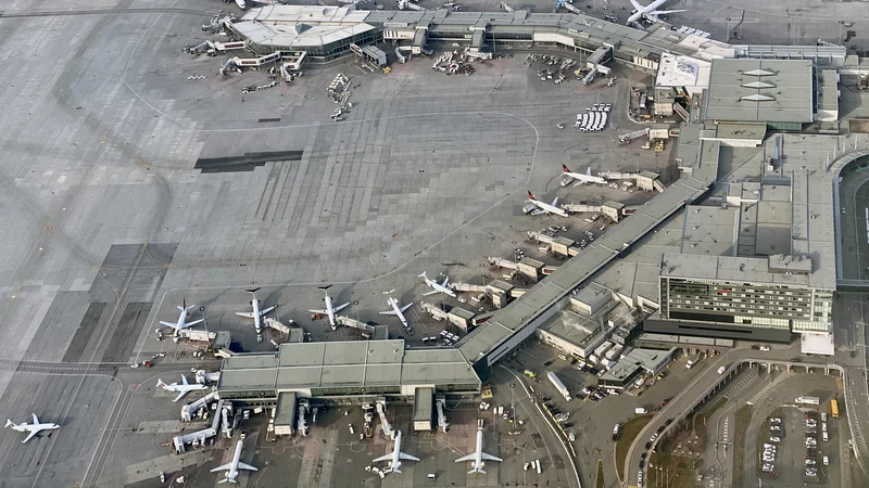 Un mort dans un accident à l'aéroport de Montréal lors d'opérations au sol avant un vol pour Paris