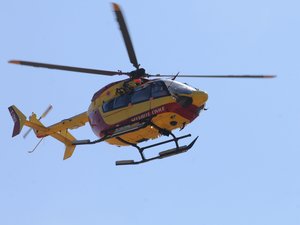 Un motard de 45 ans entre la vie et la mort après un choc frontal avec une voiture : il a été héliporté à Montpellier