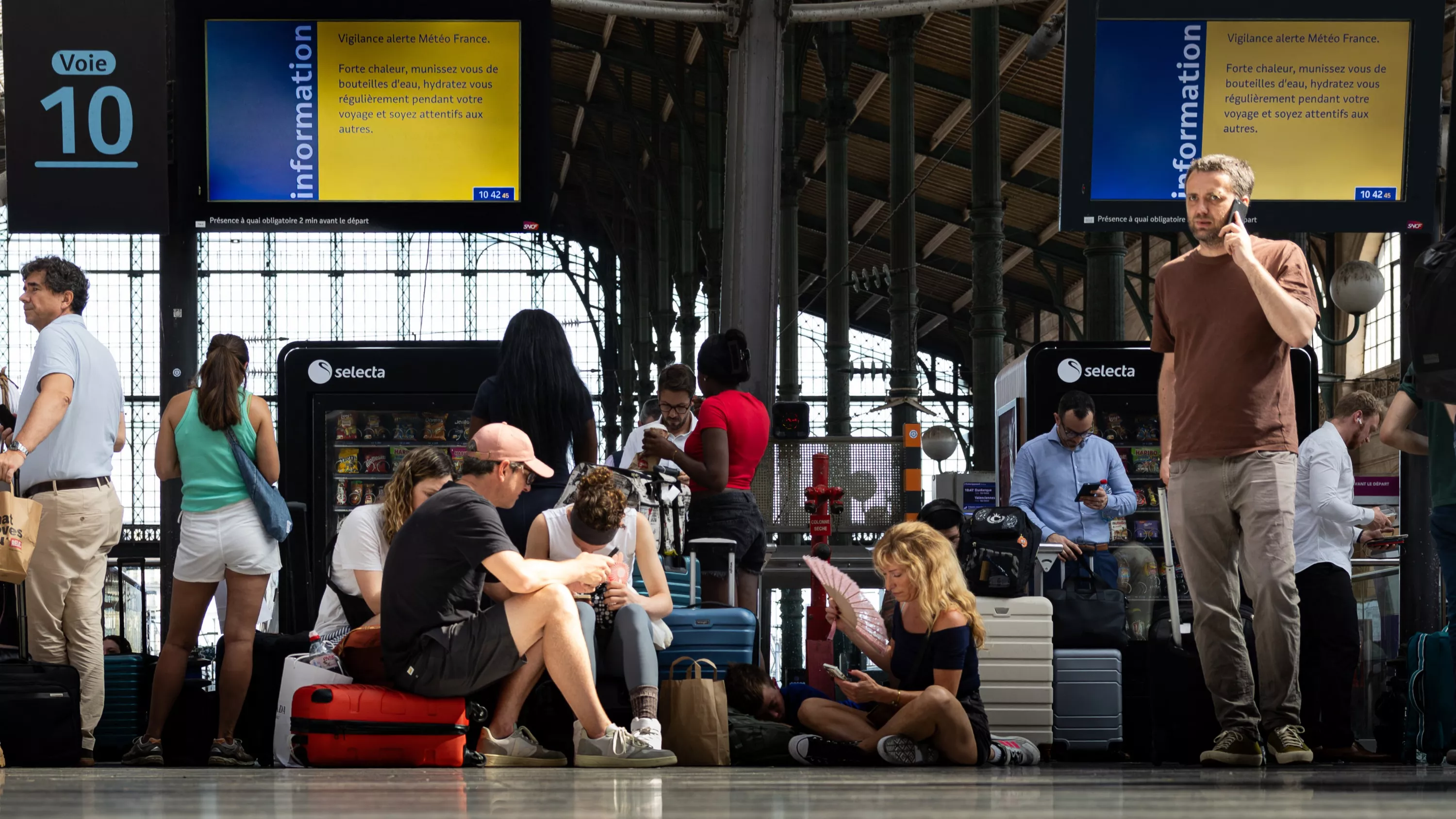 Un nouvel incendie paralyse le trafic SNCF au sud-est de Paris, jusqu’à 3h40 de retard sur les TGV