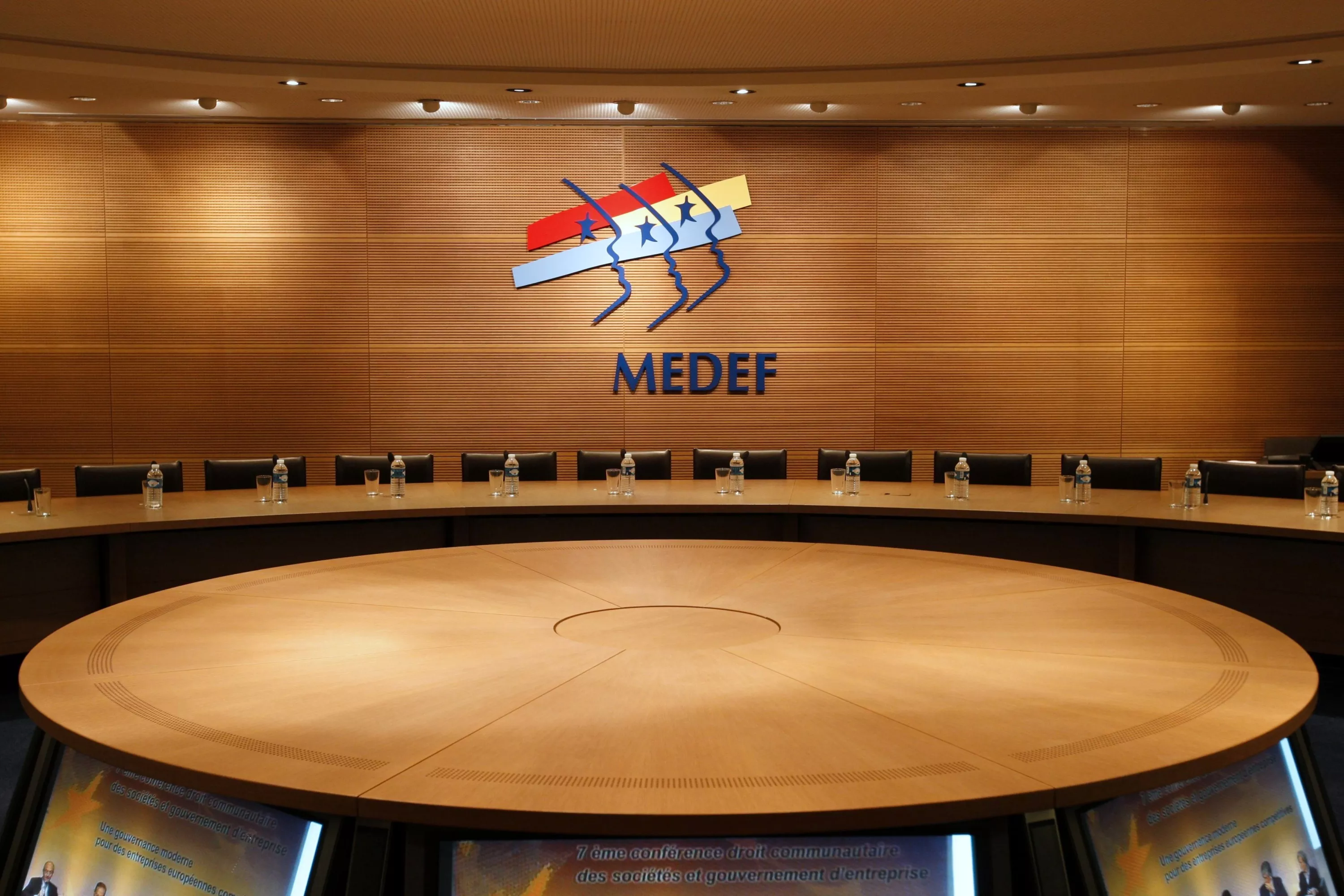 Une majorité de patrons français appréhende la politique économique du prochain président, selon une étude du Medef