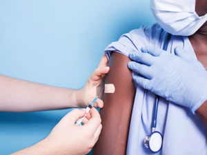 Vaccination contre la grippe chez les soignants : la Haute autorité de santé favorable à la rendre obligatoire, les agents en Ehpad notamment visés