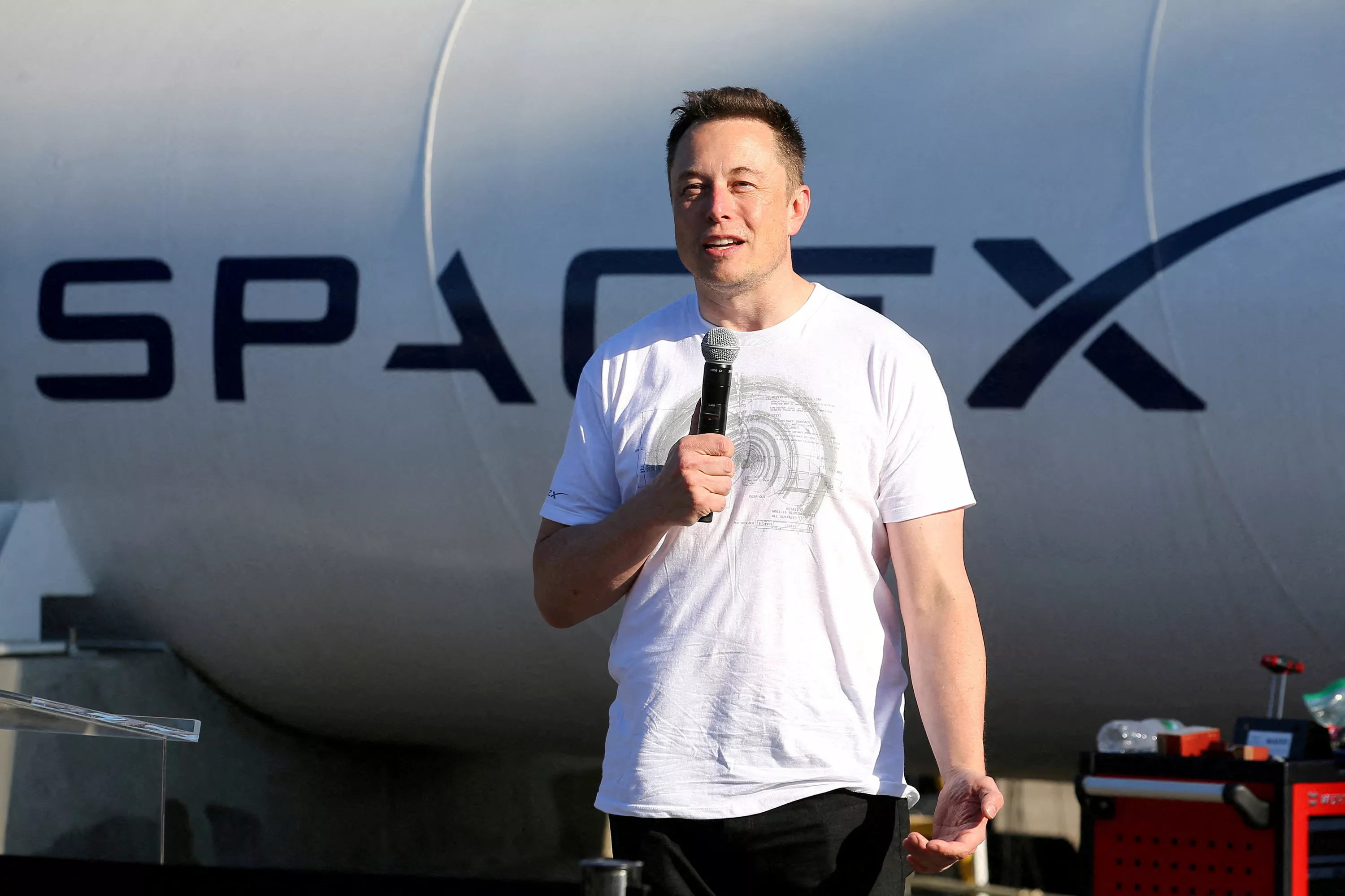 «Vous n’achetez pas une entreprise. Vous achetez un rêve» : avec l’entrée de SpaceX à Wall Street, Elon Musk défie les lois de la gravité financière